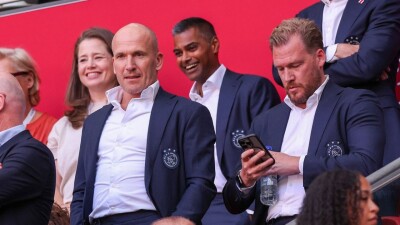 Фанаты ПСВ напали на представителей руководства "Аякса": подробности