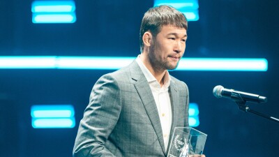 Претенденту на чемпионский титул UFC Шавкату Рахмонову вручили награду