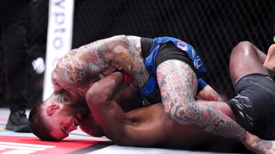 Новый конкурент? Экс-чемпион UFC в дивизионе Рахмонова сенсационно был удушен американцем