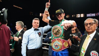 Американский боксер из дивизиона Садриддина Ахмедова после яркой победы бросил вызов элите веса