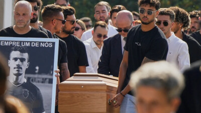 Семья и друзья Диогу Жоты попрощались с ним в Португалии после трагической гибели