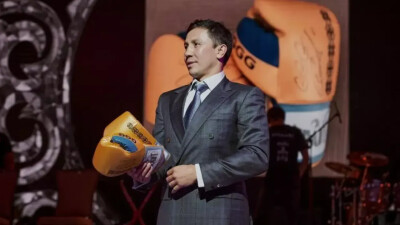 В суде требуют вернуть 10 млн тенге за перчатку Головкина с благотворительного аукциона