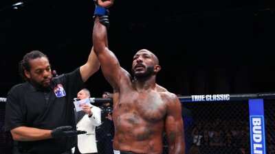 Раунтри победил Хилла и продолжил серию неудач экс-чемпиона UFC