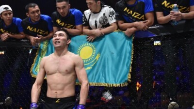 Казахстанский боец задушил соперника в титульном бою Naiza в Семее