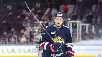 Никита Михайлис покинул "Металлург" после продуктивного сезона