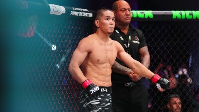  Асу Алмабаев вернулся на победный путь в Абу-Даби