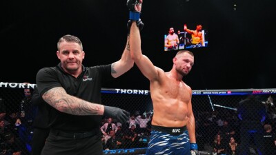 Победы де Риддера, Яна и Алмабаева стали украшением UFC on ABC 9: все результаты турнира