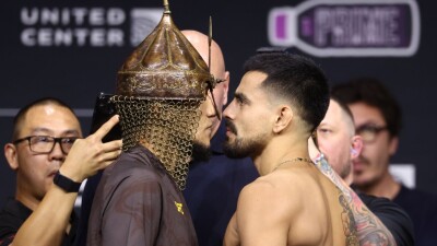 Непобежденный казахский боец узнал новое время начала боя на UFC 319