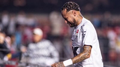 Неймар получил травму и рискует пропустить матчи сборной Бразилии