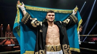 Али Ахмедов выиграл главный бой вечера бокса в Алматы
