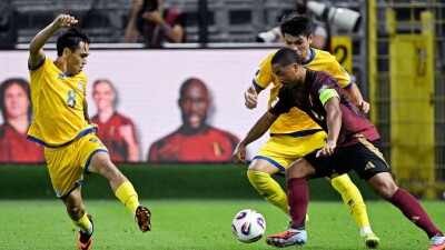 Сборная Казахстана по футболу разгромно уступила Бельгии