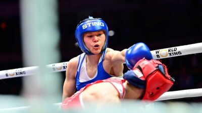 Алуа Балкибекова стала двукратной чемпионкой мира по боксу