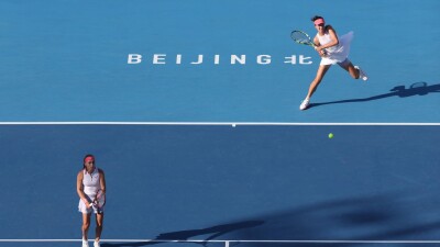 Данилина с Крунич вышли во второй круг турнира в Пекине